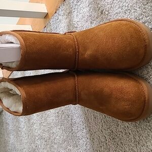 New Koolaburra  (w koola short)